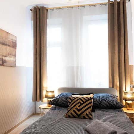 Clicktheflat Aleje Niepodleglosci Center Apart Rooms Варшава Екстер'єр фото